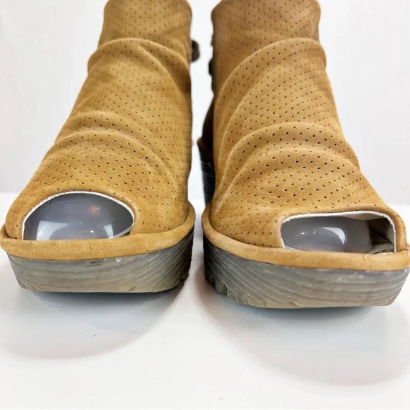 FLY London Yema Taupe Peep Toe Wedge Sandals Size 39/8-8.5 Chunky Cleat Boho - Picture 2 of 12